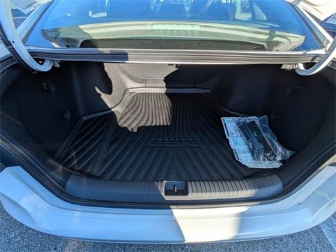 Certified 2025 Honda Accord LX image 30