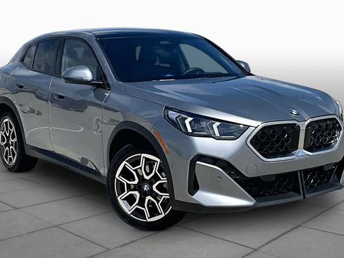 Used 2026 BMW X2 xDrive28i AWD/4WD image 2