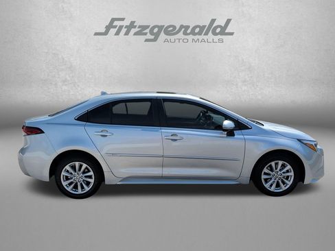 Used 2024 Toyota Corolla XLE FWD image 7