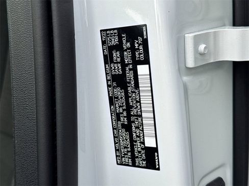 Certified 2023 Volvo C40 P8 Recharge Ultimate image 27