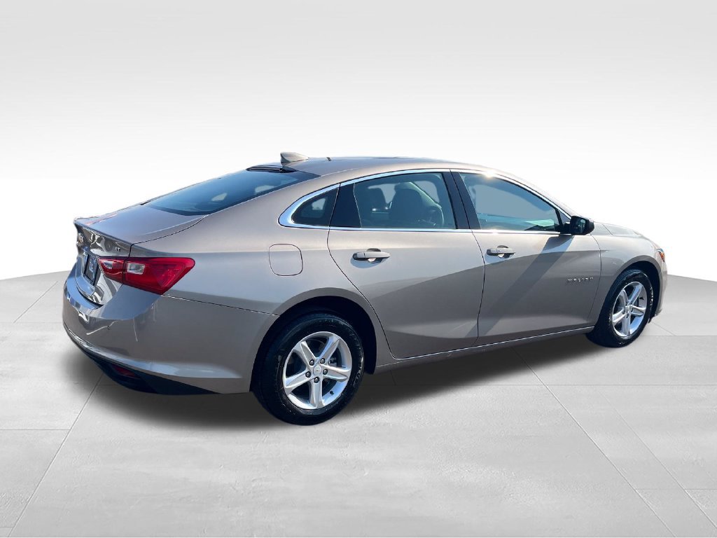 Used 2025 Chevrolet Malibu LT FWD image 5