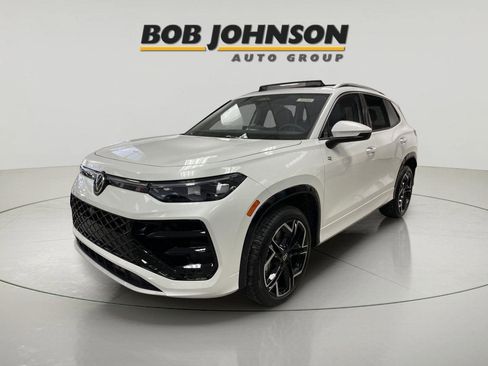 New 2026 Volkswagen Tiguan SEL R-Line image 4