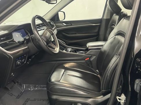 Used 2023 Jeep Grand Cherokee 4WD 4xe image 11