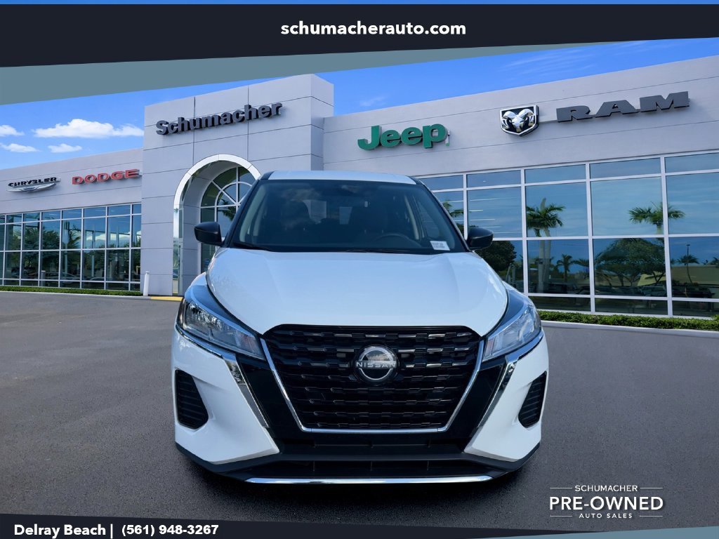 Used 2025 Nissan Kicks Play S FWD image 2