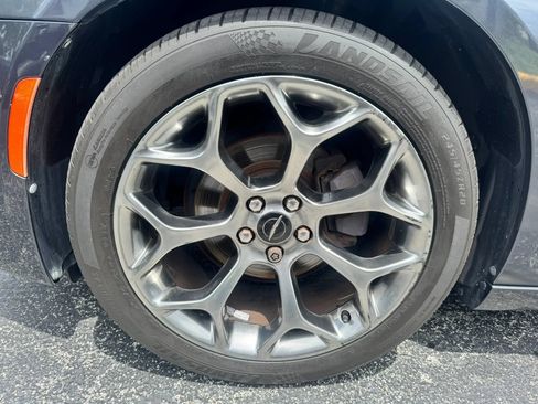 Used 2018 Chrysler 300 Touring w/ Sport Appearance Package RWD image 13