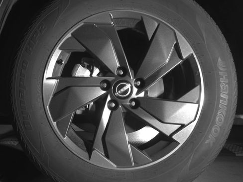 Used 2025 Nissan Rogue SV image 12