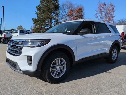 New 2026 Ford Explorer Active image 7