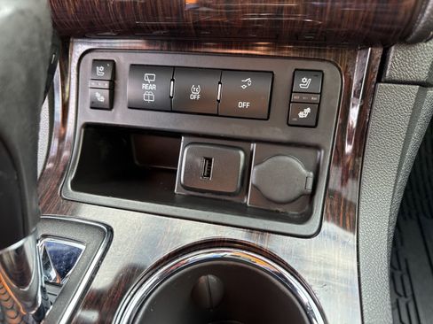 Used 2017 Chevrolet Traverse Premier w/ LPO, 'HIT The Road' Package image 25