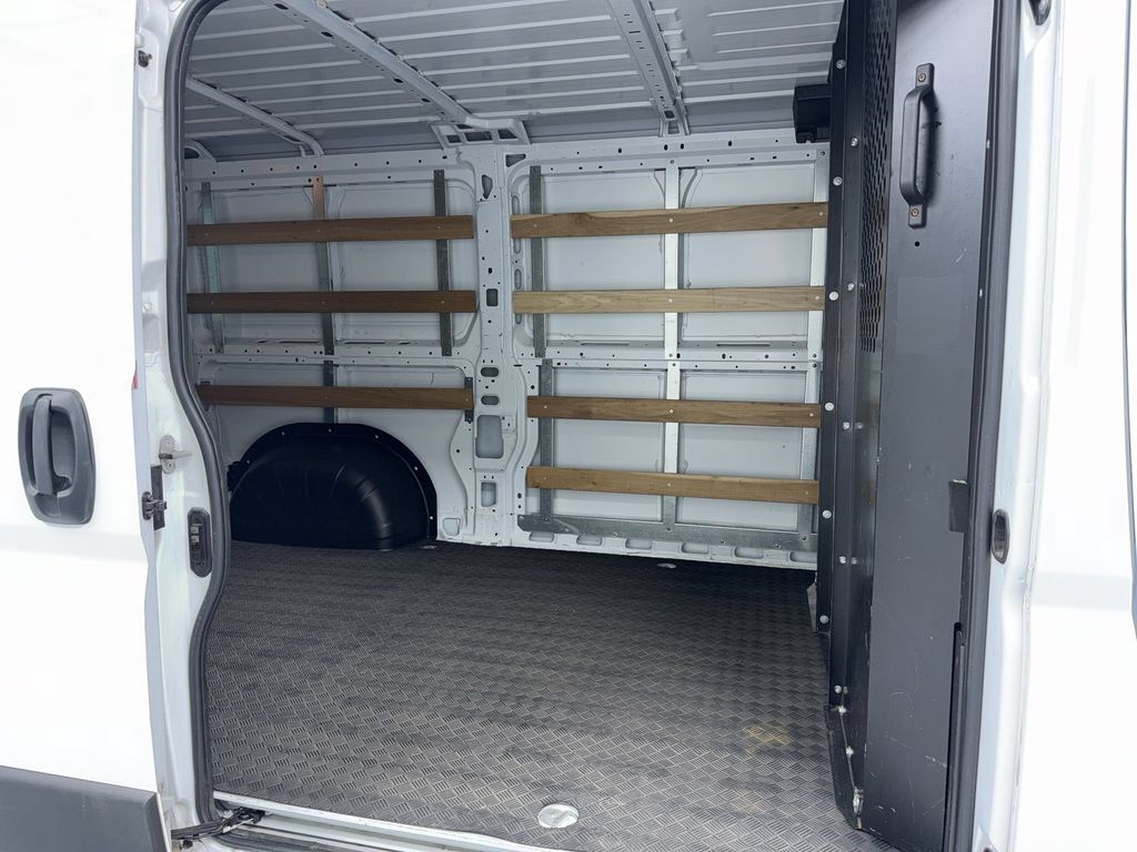 Used 2025 RAM ProMaster 2500 w/ U-Haul Equipment Group FWD image 19