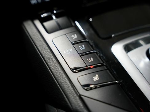 Used 2012 Porsche Cayenne image 21