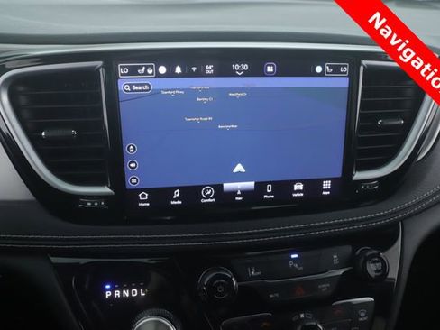 Used 2023 Chrysler Pacifica Limited w/ S Appearance Package FWD image 5