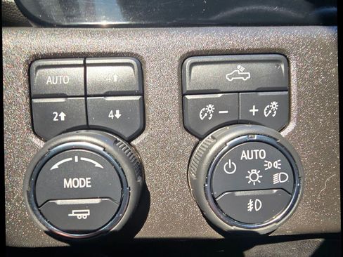 Used 2023 Chevrolet Silverado 1500 RST w/ Z71 Off-Road Package image 16