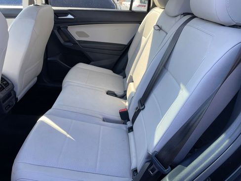 Used 2019 Volkswagen Tiguan SE w/ Panoramic Sunroof Package image 5