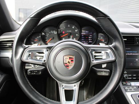 Used 2017 Porsche 911 Carrera image 15