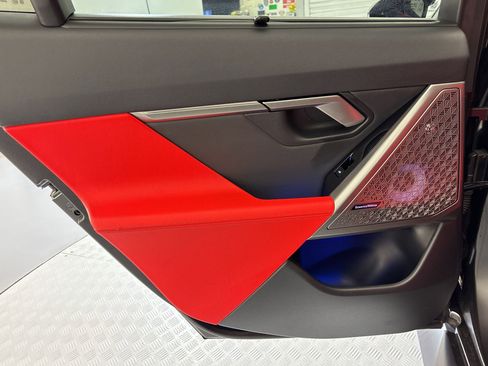 Used 2026 BMW M5 w/ Executive Package image 33