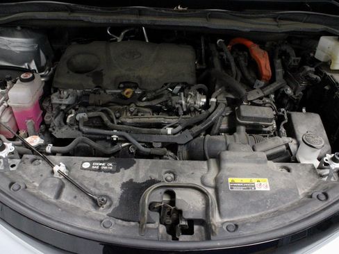 Used 2022 Toyota Sienna XSE image 18