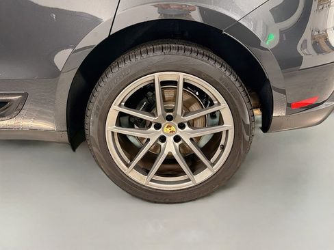 Used 2026 Porsche Macan AWD/4WD image 34