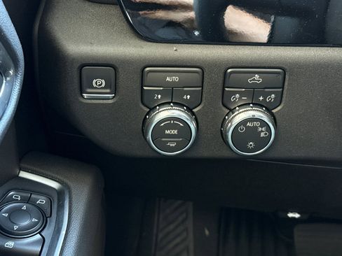 Used 2026 GMC Sierra 1500 SLE image 35