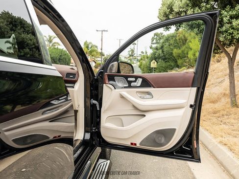 Used 2023 Mercedes-Benz Maybach GLS 600 4MATIC image 58