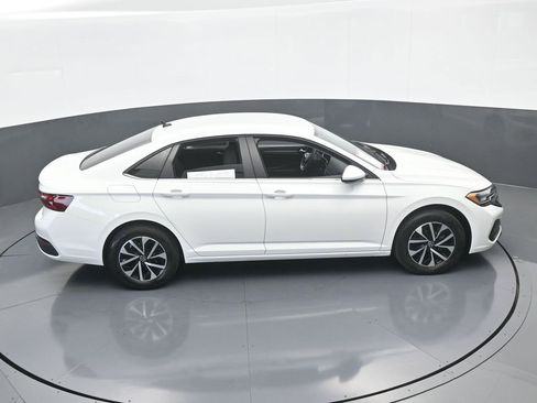 Used 2023 Volkswagen Jetta S image 49