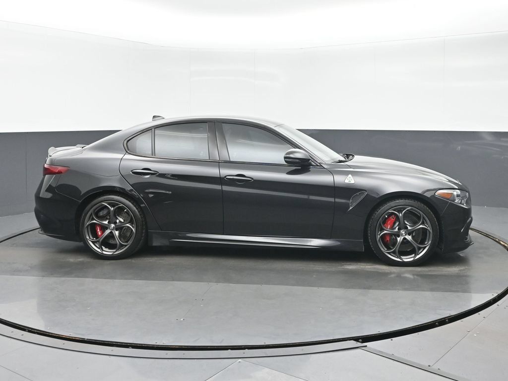 Used 2022 Alfa Romeo Giulia Quadrifoglio RWD image 2