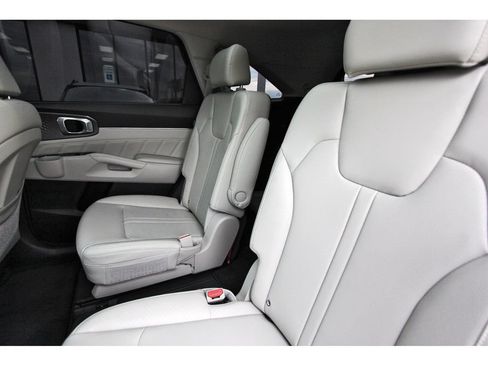 Certified 2024 Kia Sorento SX FWD image 32