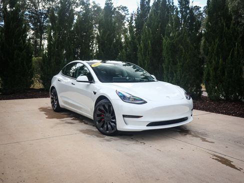 Used 2023 Tesla Model 3 Performance image 2
