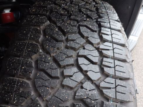 New 2026 GMC Sierra 3500 SLT image 17