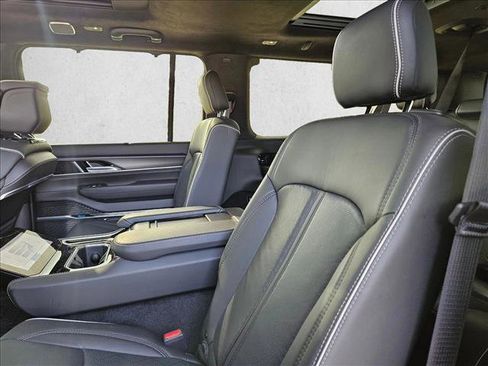 Used 2025 Jeep Grand Wagoneer L Series II Obsidian w/ Quick Order Packagew 28T image 23