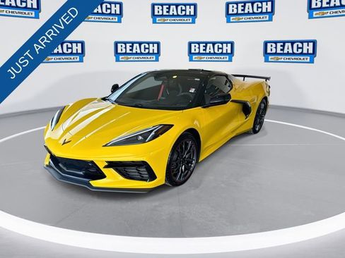Used 2025 Chevrolet Corvette Stingray Premium Conv w/ Z51 Performance Package image 4