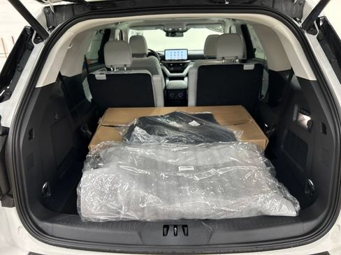 New 2026 Ford Explorer Platinum w/ LUX Leather Package AWD/4WD image 32