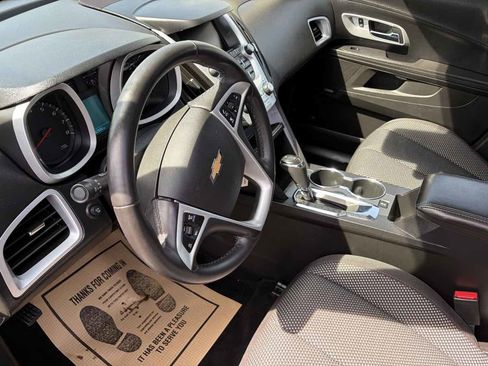 Used 2017 Chevrolet Equinox LT image 13