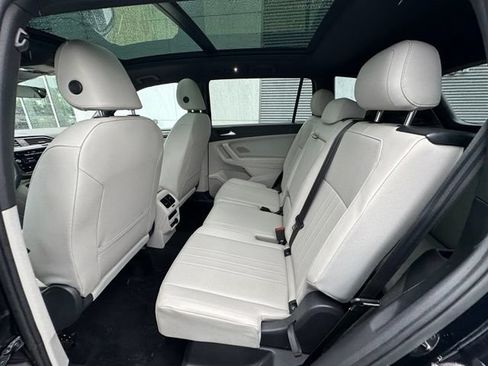 Used 2022 Volkswagen Tiguan SE R-Line FWD image 29