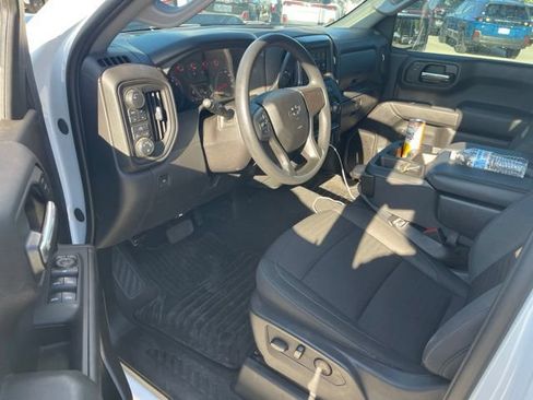 Used 2024 Chevrolet Silverado 1500 Custom Trail Boss w/ LPO, Dark Essentials Package AWD/4WD image 16