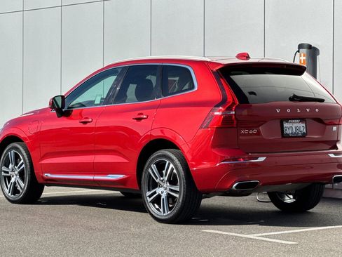 Used 2021 Volvo XC60 T8 Inscription Expression w/ Advanced Package image 3