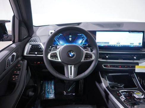Used 2026 BMW X5 M60i AWD/4WD image 11