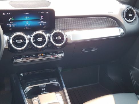Used 2023 Mercedes-Benz GLB 250 4MATIC image 29