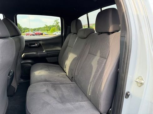 Certified 2019 Toyota Tacoma TRD Sport AWD/4WD image 15