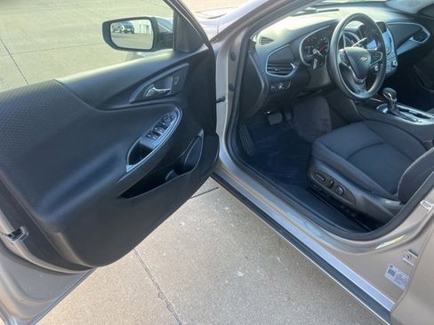 Used 2023 Chevrolet Malibu LT image 10