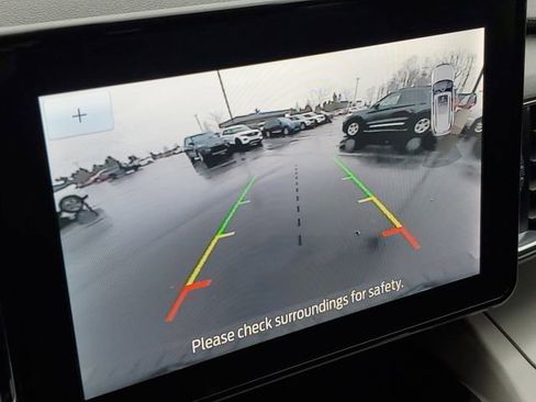 Certified 2022 Ford Explorer XLT w/ Equipment Group 202A image 22