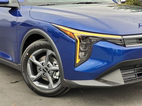 New 2025 Kia K4 LXS image 3