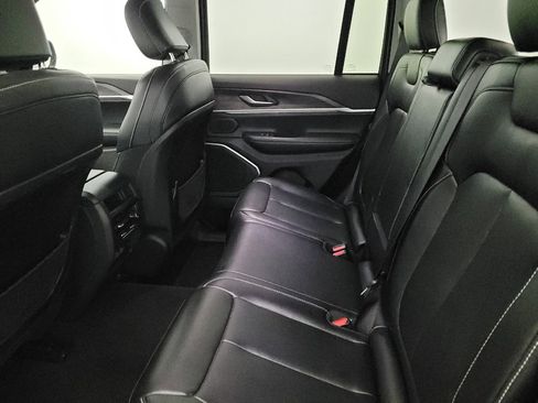 Used 2023 Jeep Grand Cherokee 4WD 4xe image 18