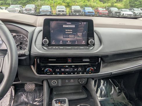 Used 2021 Nissan Rogue SL image 19