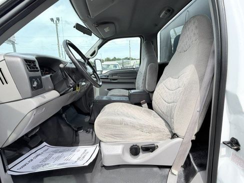 Used 2000 Ford F550 4x4 Regular Cab Super Duty image 13