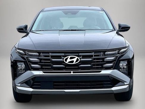 Used 2025 Hyundai Tucson SE image 3