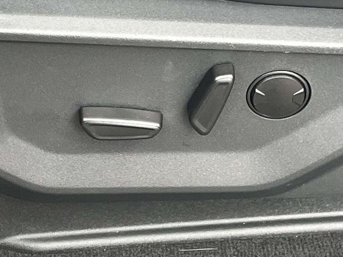 Used 2025 Ford Expedition Platinum AWD/4WD image 17