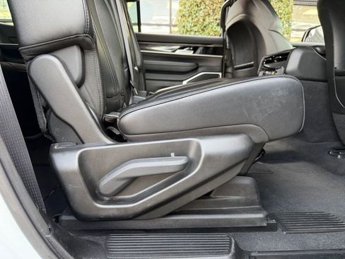 Used 2024 Jeep Wagoneer 4WD image 43