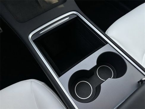 Used 2021 Tesla Model Y Performance image 18