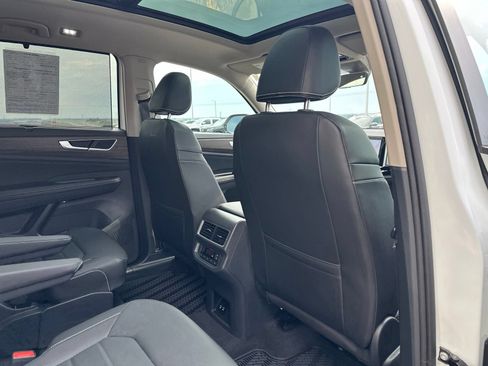 Certified 2024 Volkswagen Atlas SEL AWD/4WD image 36