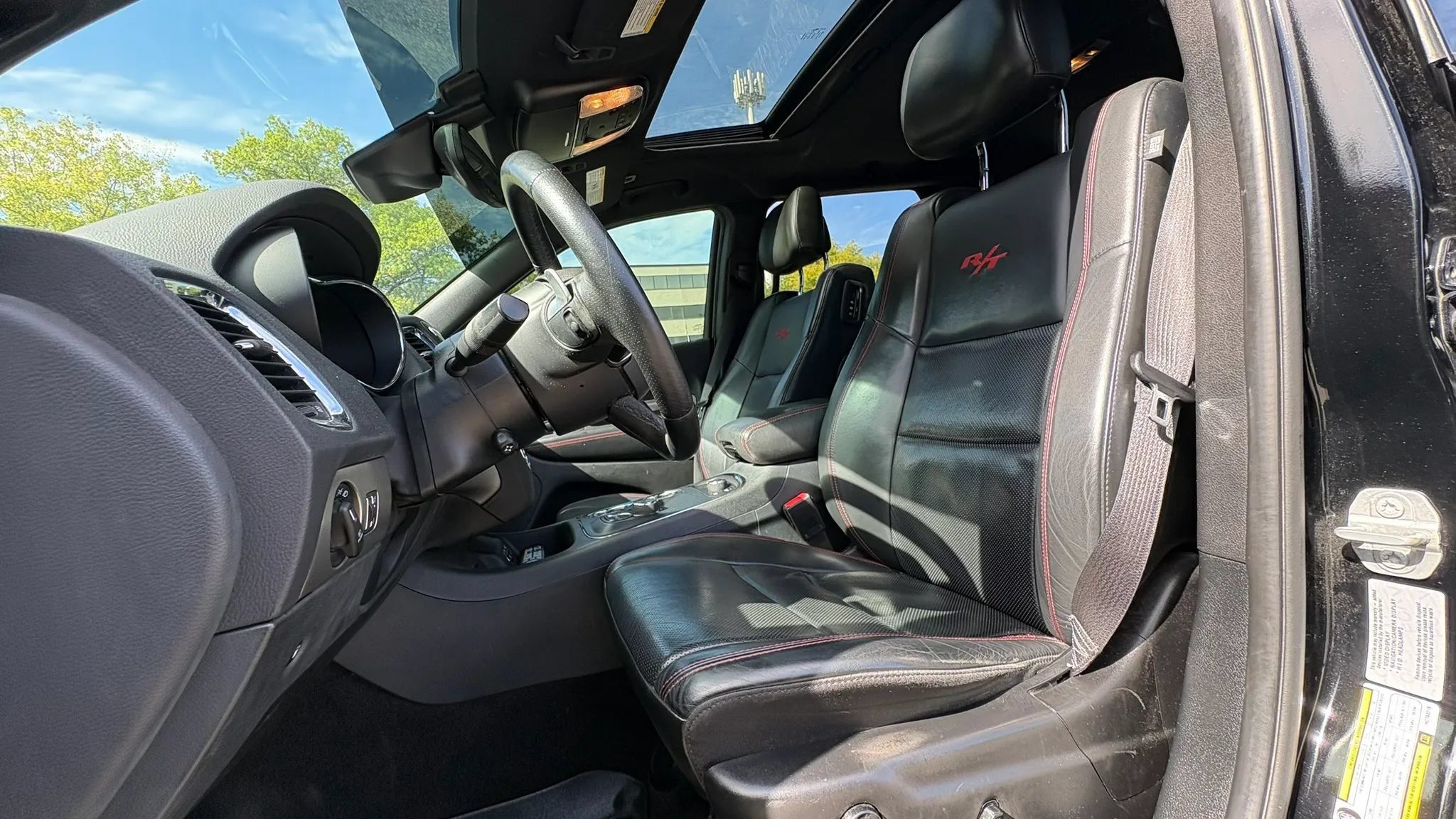 Used 2017 Dodge Durango R/T w/ Technology Group AWD/4WD image 2